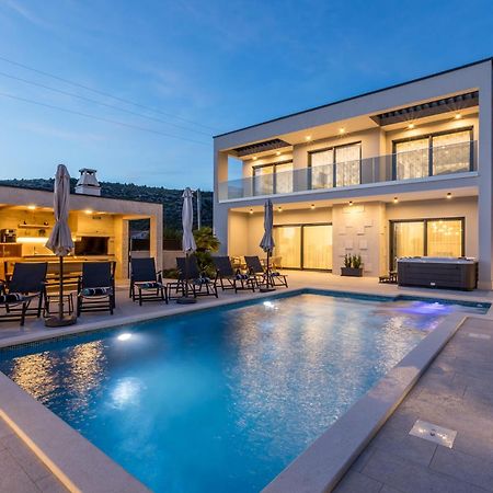 Luxury Villa Diana With Heated Pool And Jacuzzi Dograde المظهر الخارجي الصورة