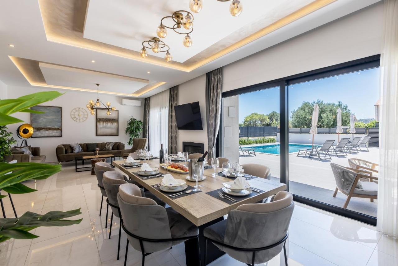 Luxury Villa Diana With Heated Pool And Jacuzzi Dograde المظهر الخارجي الصورة