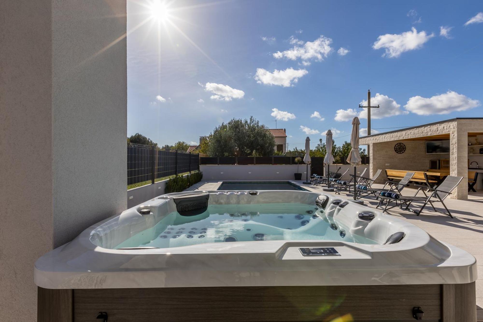 Luxury Villa Diana With Heated Pool And Jacuzzi Dograde المظهر الخارجي الصورة