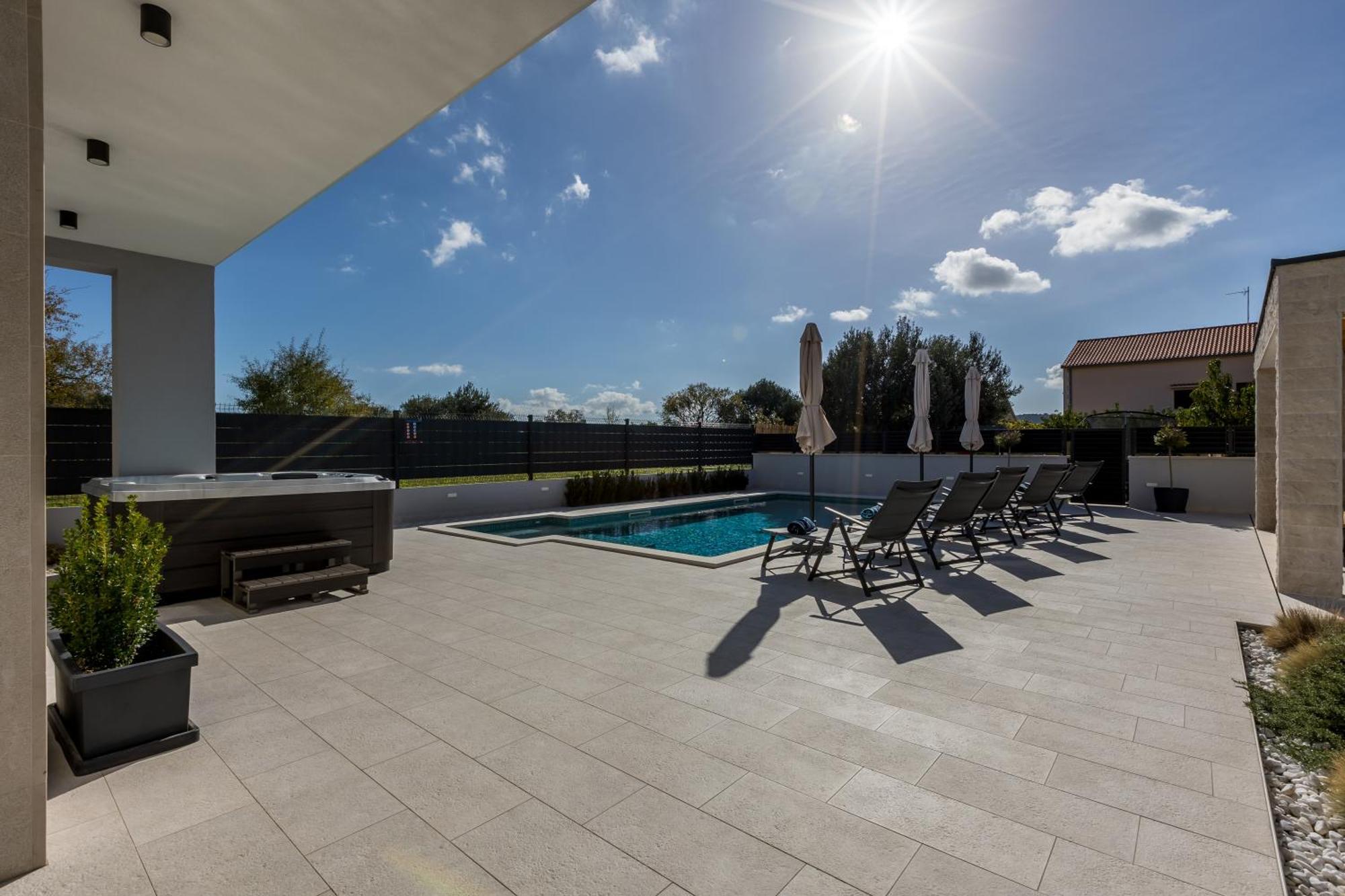 Luxury Villa Diana With Heated Pool And Jacuzzi Dograde المظهر الخارجي الصورة