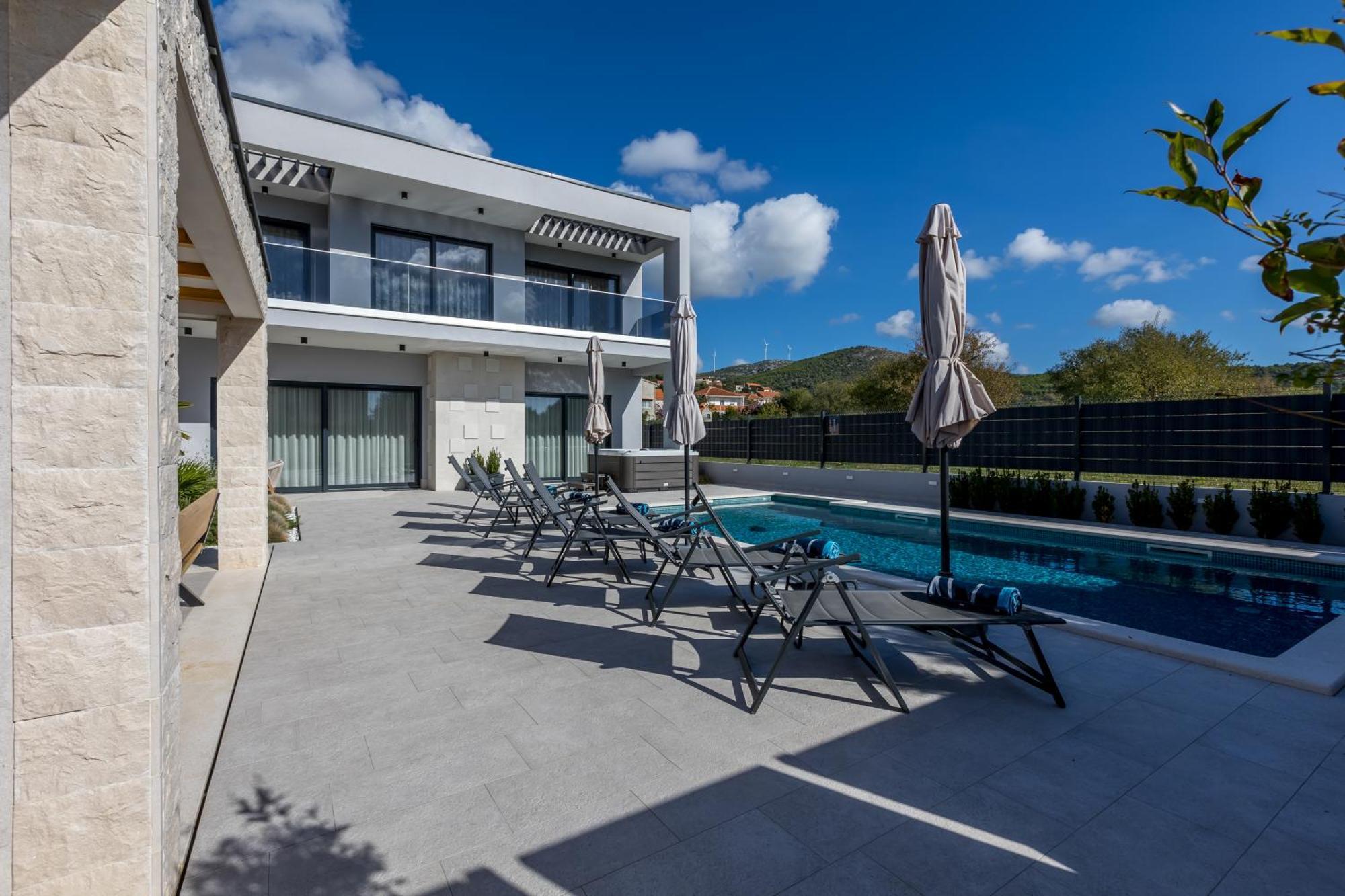 Luxury Villa Diana With Heated Pool And Jacuzzi Dograde المظهر الخارجي الصورة