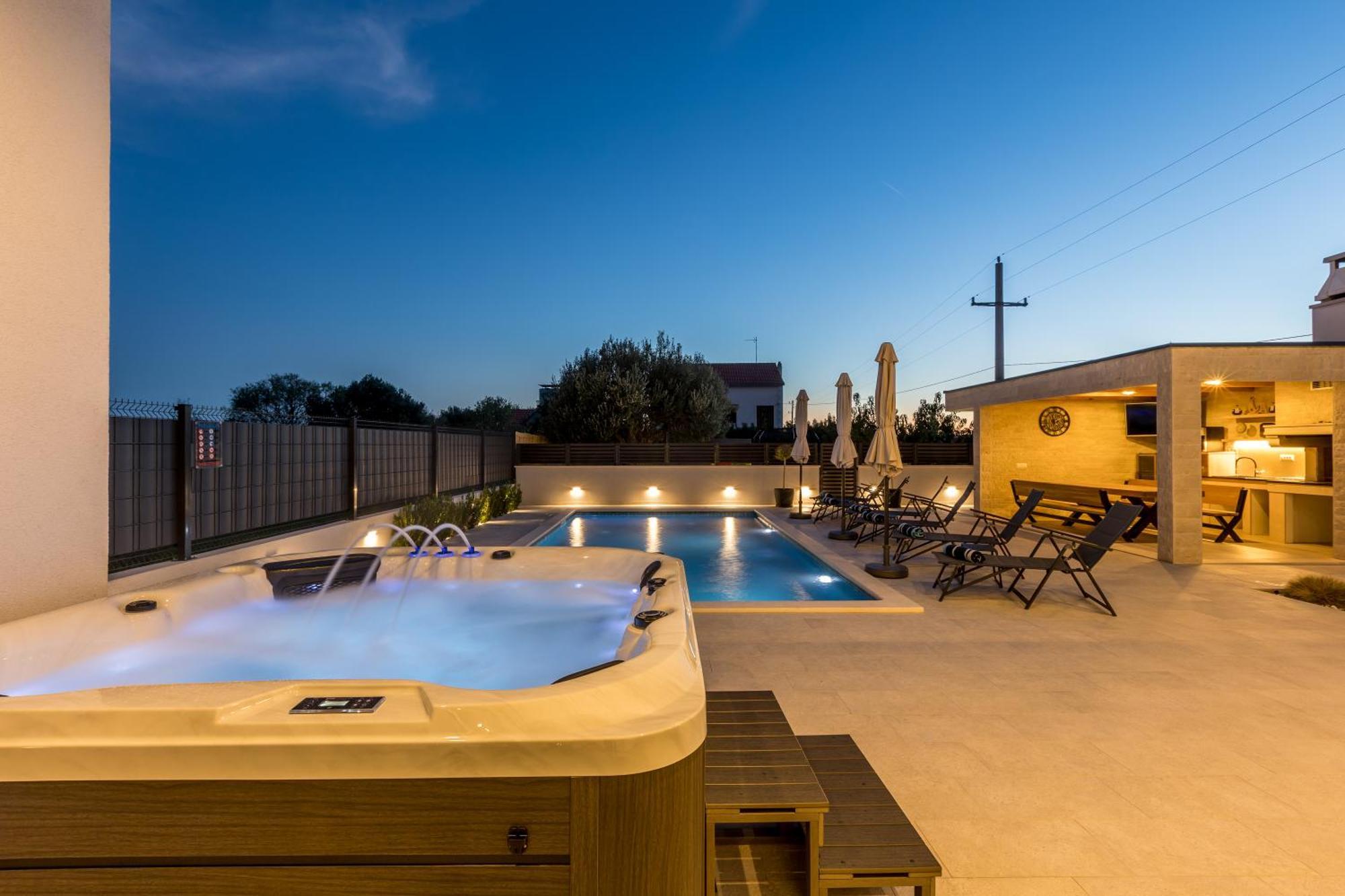 Luxury Villa Diana With Heated Pool And Jacuzzi Dograde المظهر الخارجي الصورة